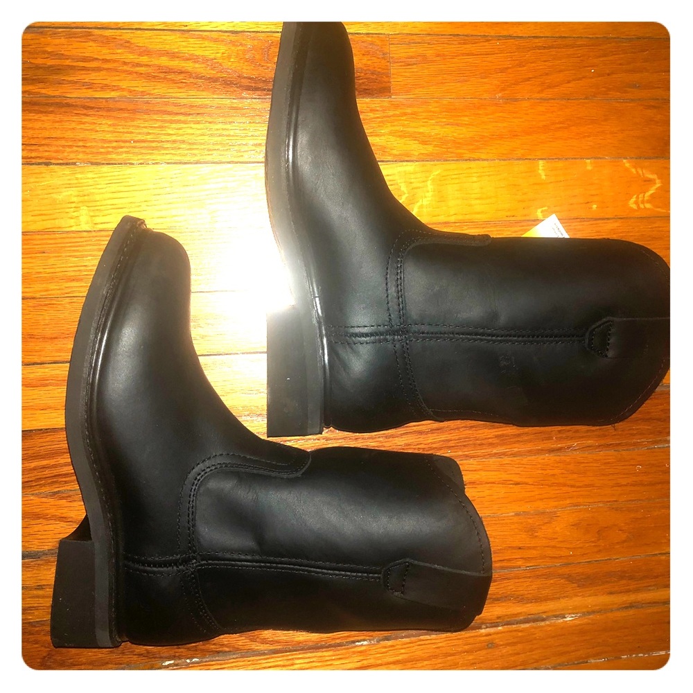 Men’s size 7/Women’s size 9 Bonanza Boots.